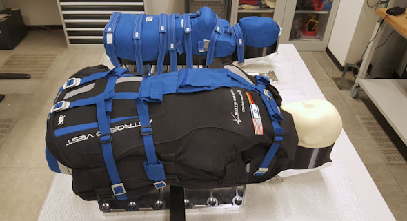 StemRad's vests worn by dummies. Photo: DLR/StemRad StemRad's vests worn by dummies. Photo: DLR/StemRad