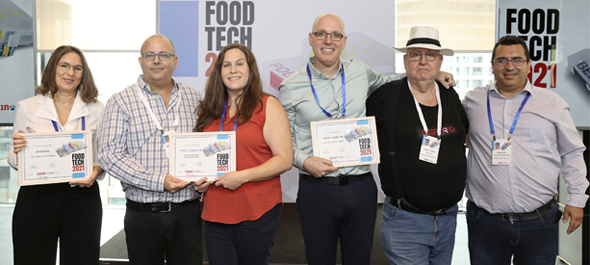 FoodTech 2021 winners, GreenOnyx CEO Dr. Tzipi Shoham (left), Guy Nevo Michrowski and Dr. Tamar Eigler-Hirsh of ProFuse Technology, and Alfred’s Food-Tech’s Ronny Reinberg, Raul Reinberg and Rafi Shavit. Photo: Orel Cohen