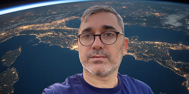 Capturing selfies in space to prevent satellite mishaps in real-time