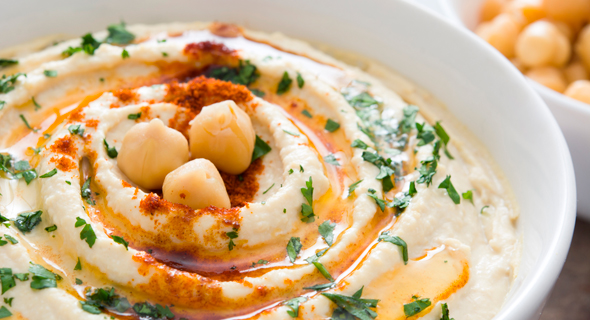 Aviv Labs and the Strauss Group want to grow the &quot;hummus of the future.&quot; Photo: Shutterstock