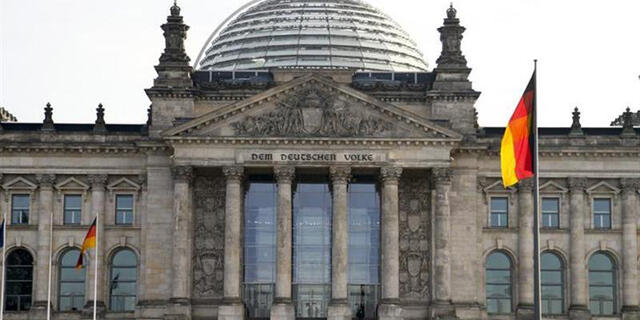 בניין ה רייכסטאג פרלמנט ברלין גרמניה