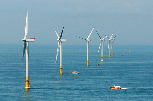 טורבינות רוח מול חופי בריטניה, צילום: משרד האנרגיה הבריטי