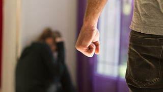 אלימות. אילוסטרציה, צילום: שארטסטוק