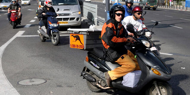 שליחים שליח שליחויות קטנוע קטנועים אופנוע אופנועים