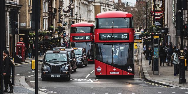 לונדון מונית אוטובוס