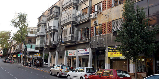 בתים ב רחוב אבן גבירול ב תל אביב ש מיועדים ל שיפוץ