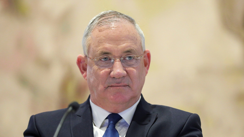 גנץ ימכור את חלקו בחברה שעובדת עם משרד הביטחון