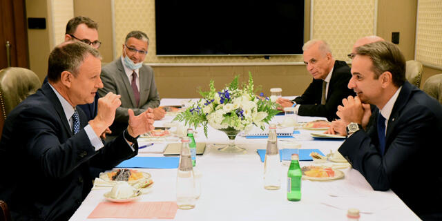 ראש ממשלת יוון קיריאקוס מיצוטקיס בפגישה עם יו"ר JVP אראל מרגלית
