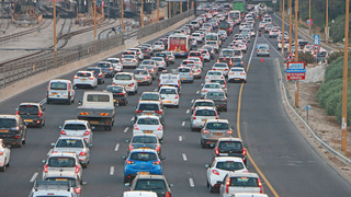 פקק תנועה פקקים ב איילון מחלף ההלכה, צילום: דנה קופל