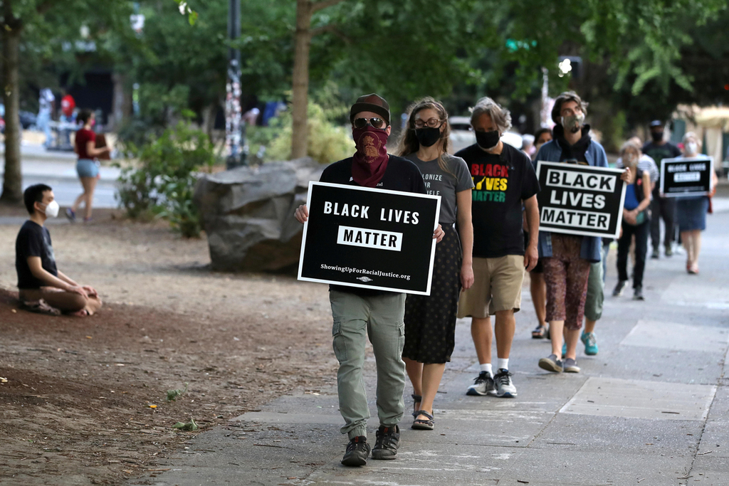 מחאה ב ארה"ב נגד הגזענות אלימות נגד שחורים Black Lives Matter חיי שחורים חשובים (צילום: רויטרס) מחאה ב ארה"ב נגד הגזענות אלימות נגד שחורים Black Lives Matter חיי שחורים חשובים