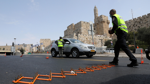 בקבינט מדברים על סגר, אבל הביקורת מחוצה לו רק מחריפה