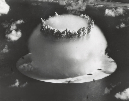 ניסוי ימי של פצצה גרעינית. מזהים את הספינות שם למטה?, צילום: US ARMY
