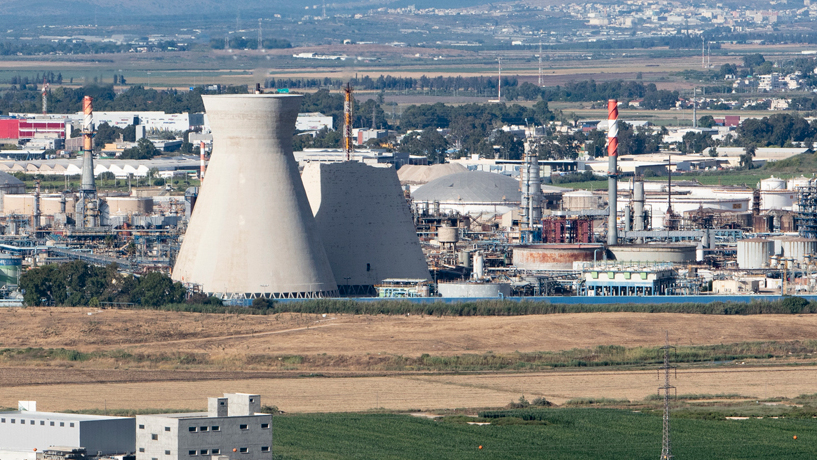 שוב תקלה בבזן: לפיד הבטיחות הופעל ועשן שחור היתמר ממפרץ חיפה