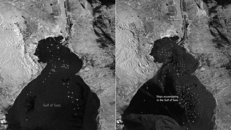 תמונה מהלוויין Copernicus Sentinel-1. התנועה הימית במפרץ סואץ לפני ואחרי שהספינה נתקעה (European Space Agency) תמונה מהלוויין Copernicus Sentinel-1 שבה ניתן לראות את סואץ לפני ואחרי הפקק הימי