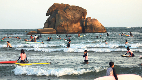 מלואי ויטון ועד קרטייה, המותגים פורחים בדיוטי פרי של אי בסין, null מלואי ויטון ועד קרטייה, המותגים פורחים בדיוטי פרי של אי בסין