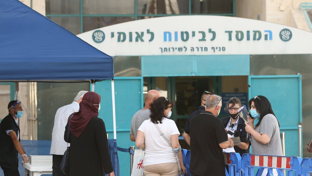 כמחצית מהזכאים לקצבאות קיום אינם מקבלים אותן
