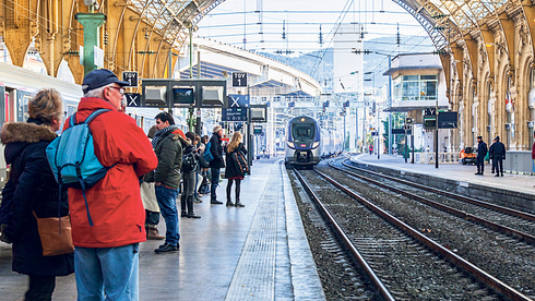 מהפכה ירוקה בצרפת: תבטל טיסות פנים לטובת נסיעות ברכבת