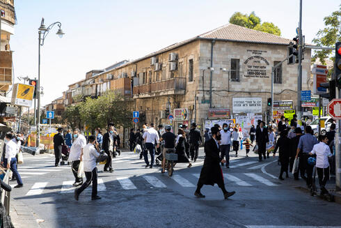חרדים בשכונת מאה שערים ירושלים, צילום: עמית שאבי