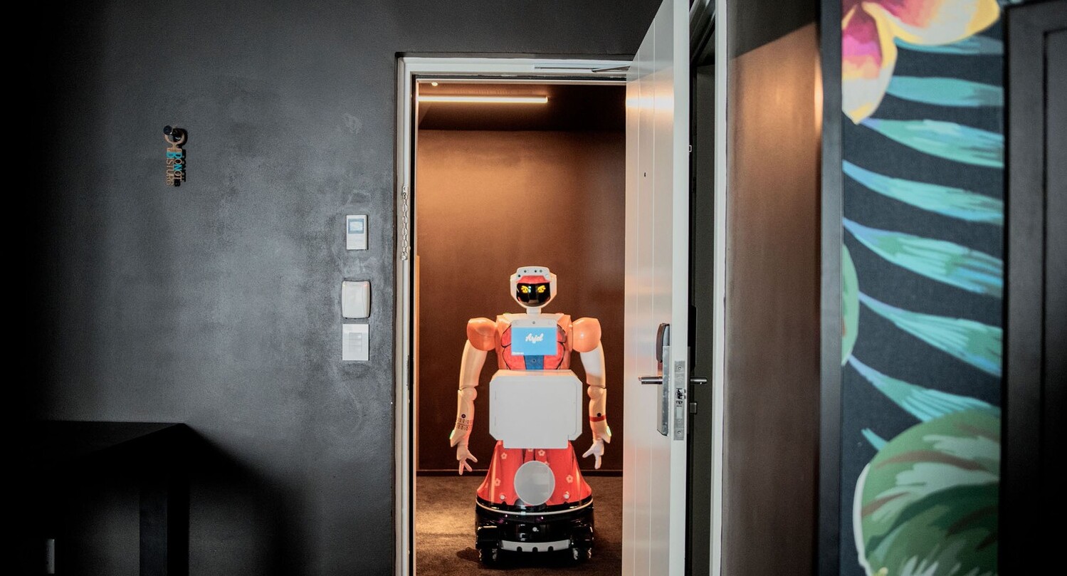 פוטו רובוטים שירות חדרים  דרום אפריקה 