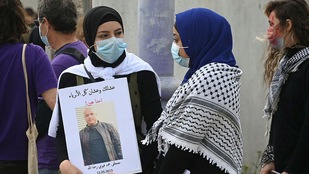 מחדל האמל"ח בחברה הערבית: למרות הביקורת - המשטרה עדיין טומנת הראש בחול