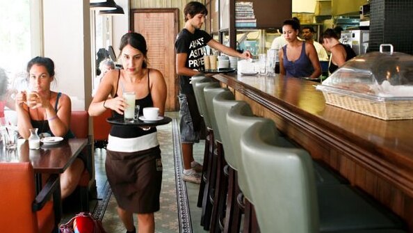 מלצרית בית קפה אתנחתא מלצר מלצרים, תומי הרפז