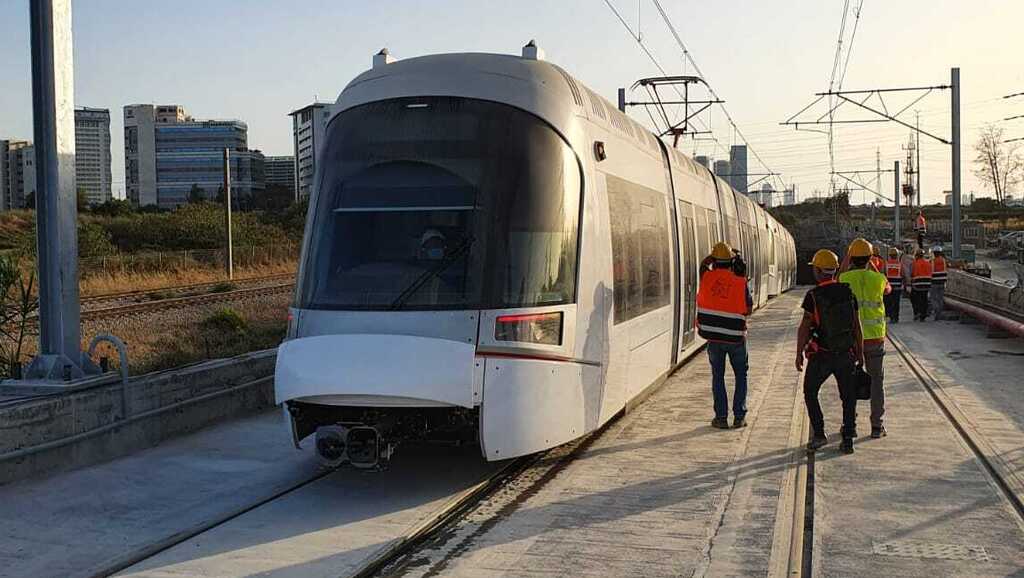 צפו: נסיעת המבחן הראשונה של הרכבת הקלה בגוש דן