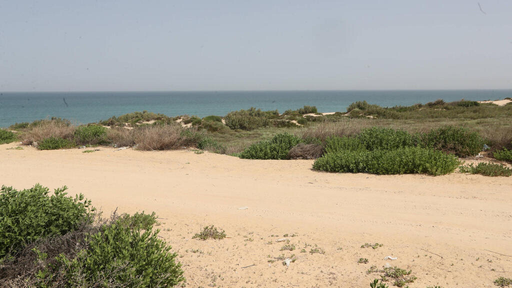 במקום פארק לציבור, דירות פאר ומתחם גולף