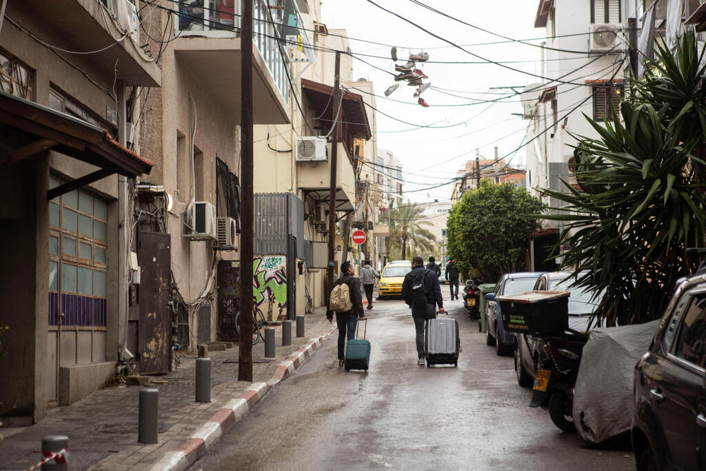 רחובות הכרם כיום. “זו היתה שכונה של חאפלות והיום בעלי הון מסתובבים פה וקונים בתים" (צילום: תומי הרפז) פנאי רחוב כרם התימנים תל אביב