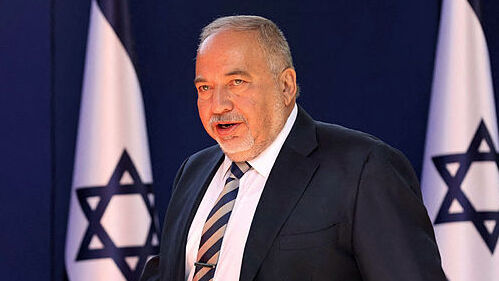 החולים, המשכירים והפנסיונרים ישלמו על רפורמות האוצר