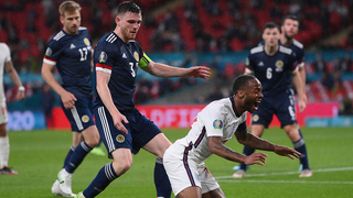 ראהים סטרלינג ו אנדרו רוברטסון אנגליה נגד סקוטלנד יורו 2020, EPA