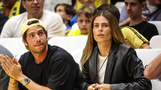 מימין: קורל סימנוביץ' ו סרג'י רוברטו במשחק הכדורסל של מכבי ת"א בשבוע שעבר, צילום: עוז מועלם