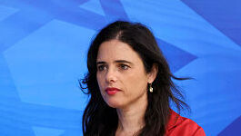 ממעבדת שיניים ועד מספרת בעלי חיים: שקד רוצה לתת פטור מרישוי לכ-5,000 עסקים נוספים