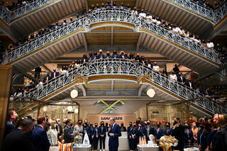 ברנאר ארנו חונך את הסמריטן ב פאריז, צילום: אי פי איי