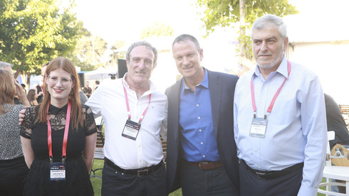 מימין דב קוטלר, אראל מרגלית, ראובן קרופיק ובת שבע משה , צילום: עמית שעל