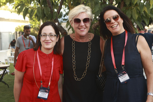 מימין דלית רביב, פיונה דרמון ויעל פאינרו , צילום: עמית שעל