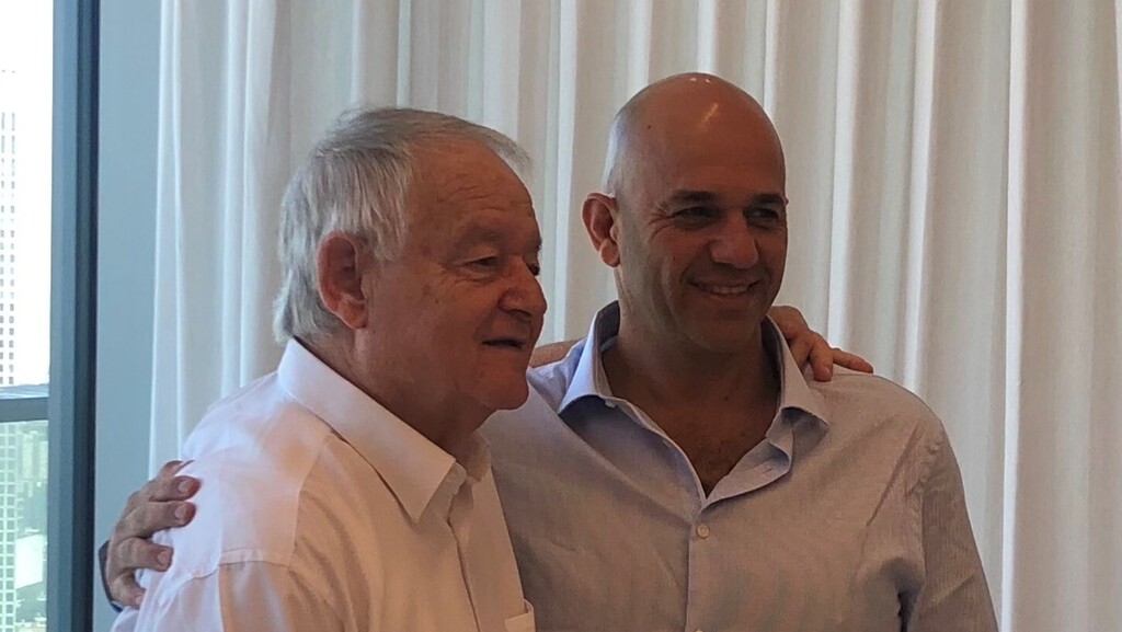 אומניק האמריקאית רכשה מחצית מדנגוט מחשבים לפי שווי של 15 מיליון דולר