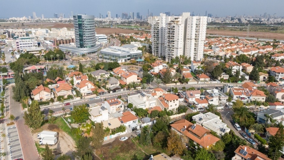 בין תל-אביב לחולון: הישוב אזור יוכפל