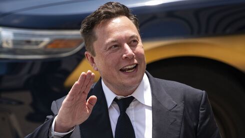 לשתות כמו אלון: טסלה משיקה לראשונה בירה - ג'יגהביר