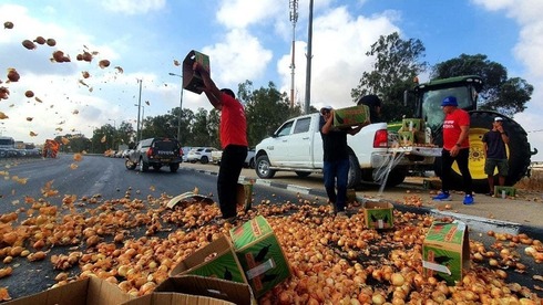 הפגנת החקלאים הבוקר, בצומת גילת, ynet