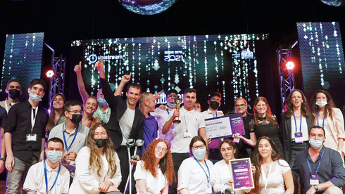 הזוכים בפרס מיזם השנה 2021: ספוג שמזהה סם אונס ואפליקציה לעזרה ראשונה 