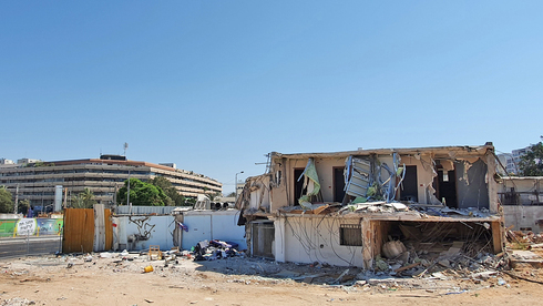 משתלם לפלוש? 4 משפחות פולשים ליד הרכבת הקלה יפוצו ב-12.3 מיליון שקל