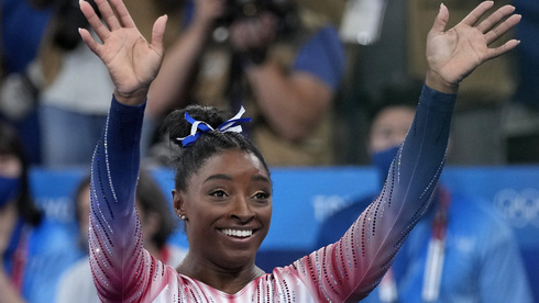 סוף טוב לסיפור: סימון ביילס זכתה במדליית ארד בקורה