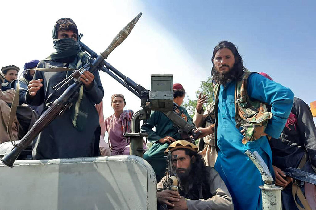 הפיכה אפגניסטן טליבאן נכנס לעיר בירה קאבול 