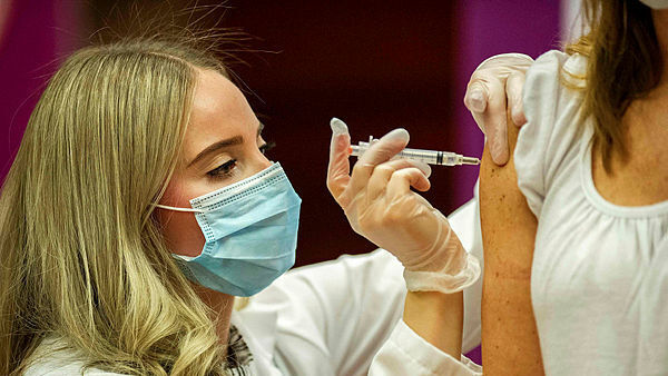 חיסון נגד קורונה בארה"ב, AFP