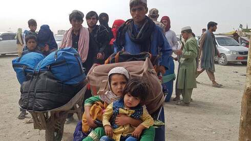 פליטים מאפגניסטן בגבול פקיסטן, צילום: AFP