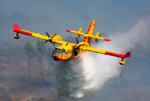 נגמרו המים? נוחתים למלא עוד מהאגם הסמוך, צילום: Viking Air