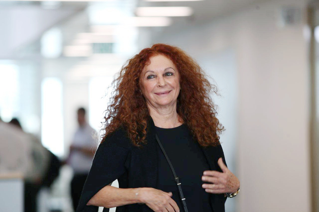 השופטת בדימוס דינה אפרתי. ציינה כי היא מאמינה לכהן ורוזן מול הגרסה של גבריאלי והעובדת (צילום: מוטי קמחי) שופטת בדימוס דינה אפרתי