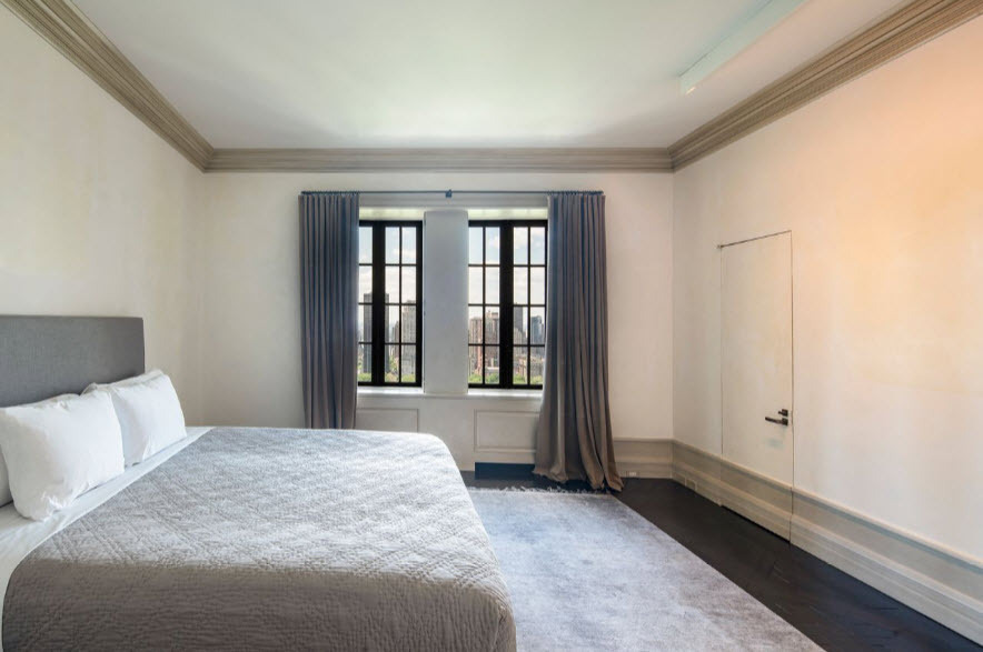 למכירה מלון פייר ניו יורק איב סן לורן