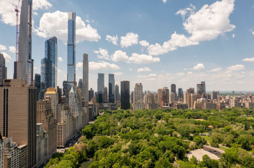 למכירה מלון פייר ניו יורק איב סן לורן