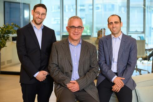מימין ד"ר נתנאל גלרנטר מנכ"ל סייברפיון, רן נחמיאס מייסד שותף ואורי אנגלברג סמנכ"ל מו"פ , צילום: דיוויד גארב